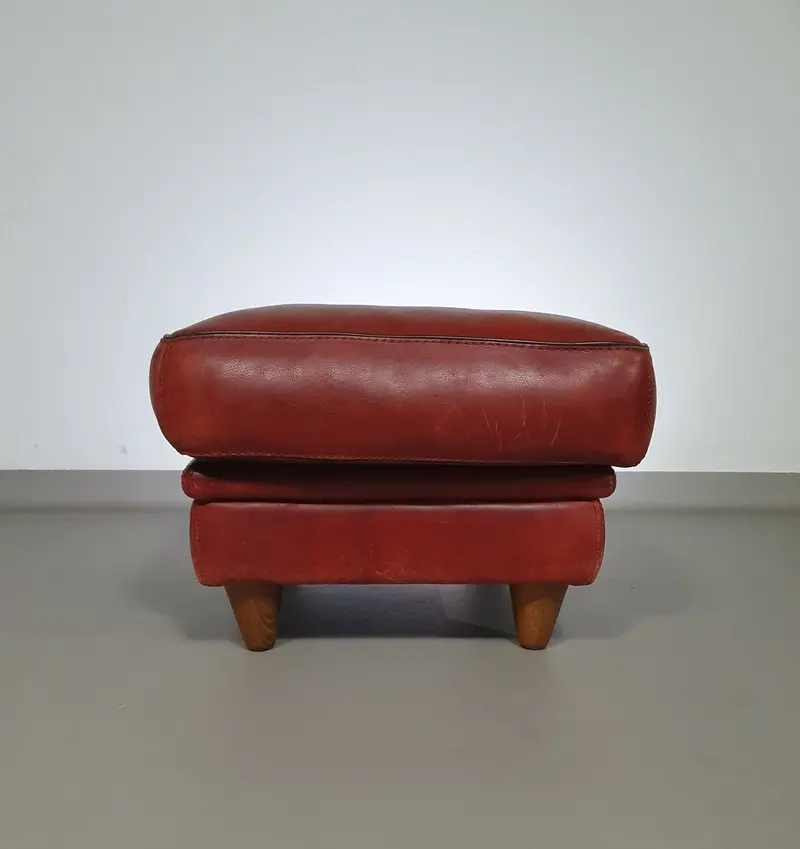 Baxter Bullhide Ottoman – Kashmir Rubis Finish, 1993 Italian Craftsmanship 1