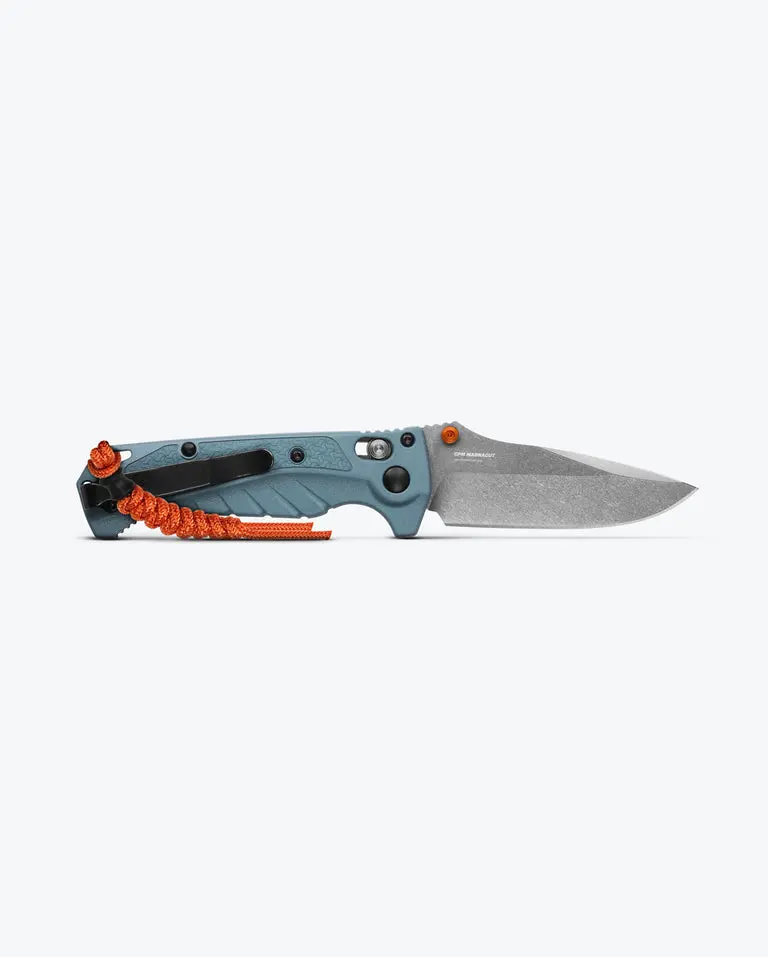 Benchmade Mini Adira Drop Point Folder – Compact Axis-Equipped Everyday Carry 1